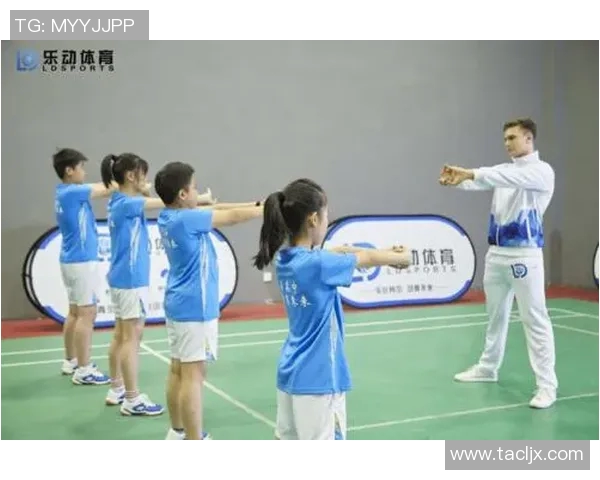 羽毛球的智慧与力量：深入解析北京羽毛球队的战术布局与训练秘诀