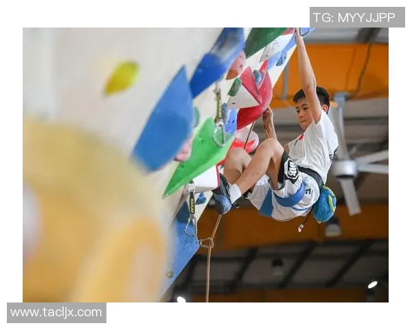 杭州街舞队在攀岩联赛中的耐力表现分析与精彩瞬间回顾